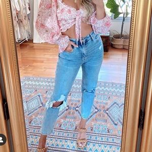 VICI ERIKA HIGH RISE DISTRESSED MOM JEANS